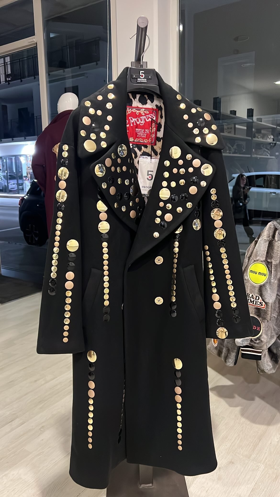 Cappotto borchie 5 progress