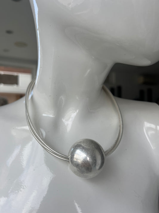 Collana ball
